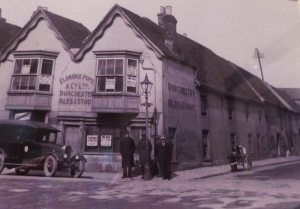 28033196_1996143737374138_1417562525_o