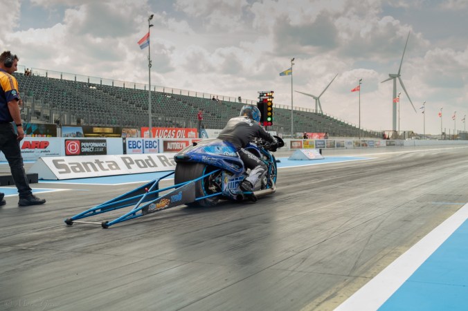 0F8B02D2-3C94-4EE3-BB6C-605CCAA39500