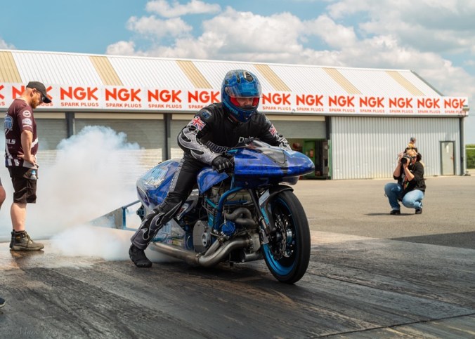 ACA6D6B5-1FC2-4367-88E1-EE804D42801C